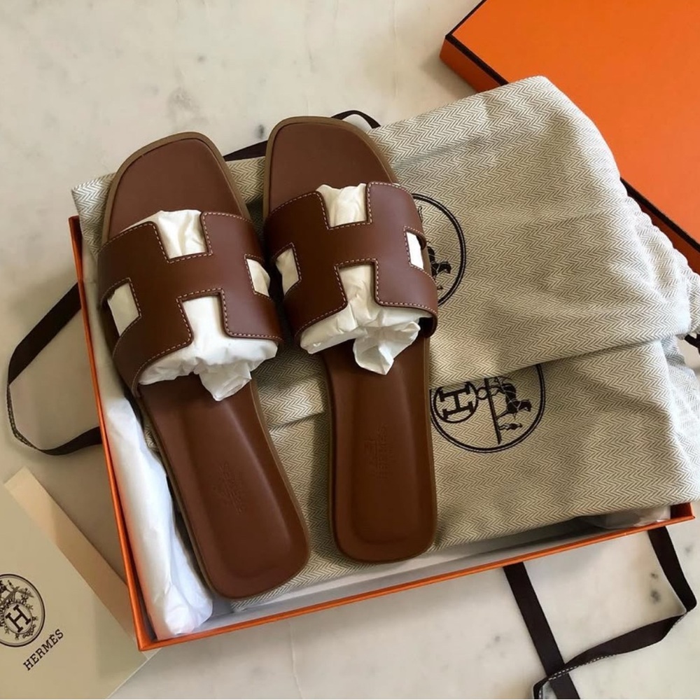 Hermès Oran Sandal Gold 38 Authentic